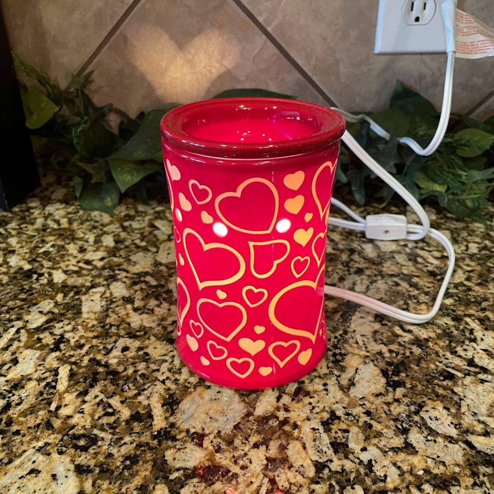 Scentsy I Heart You Warmer
